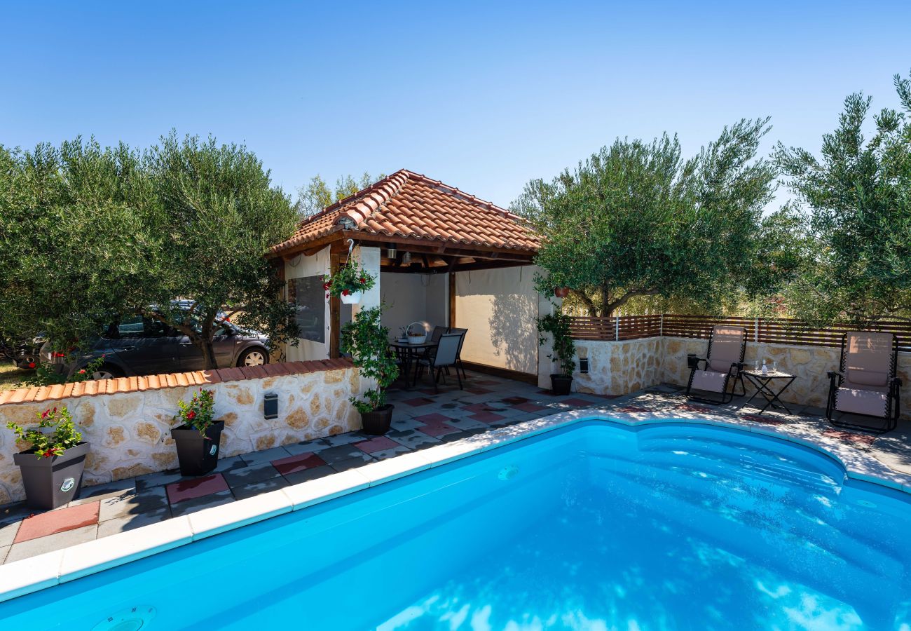 Ferienhaus in Krkovic - Holiday home Olive Garden