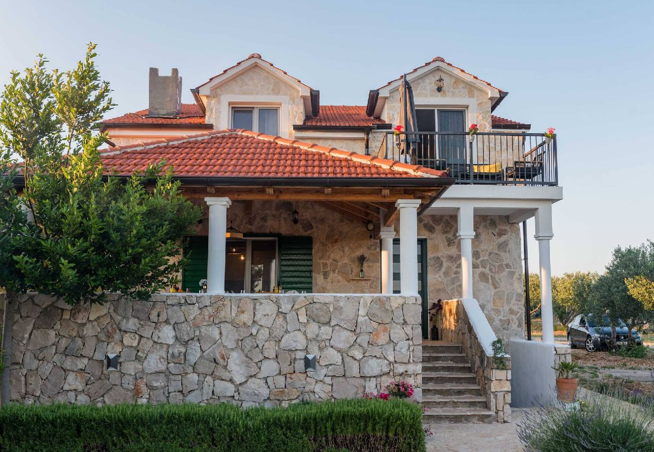 Ferienhaus in Vodice - Authentic Villa Storia