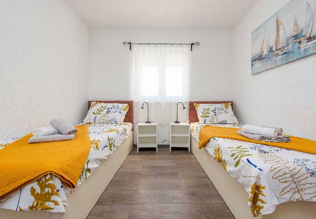 Ferienhaus in Benkovacko Selo - Villa Pezer with heated pool & sauna Ferienhaus in Benkovacko Selo - Villa Pezer with heated pool & sauna