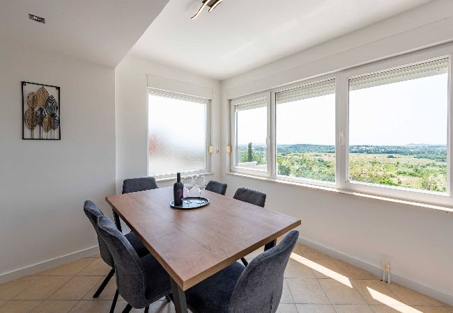 Ferienhaus in Benkovacko Selo - Villa Pezer with heated pool & sauna Ferienhaus in Benkovacko Selo - Villa Pezer with heated pool & sauna