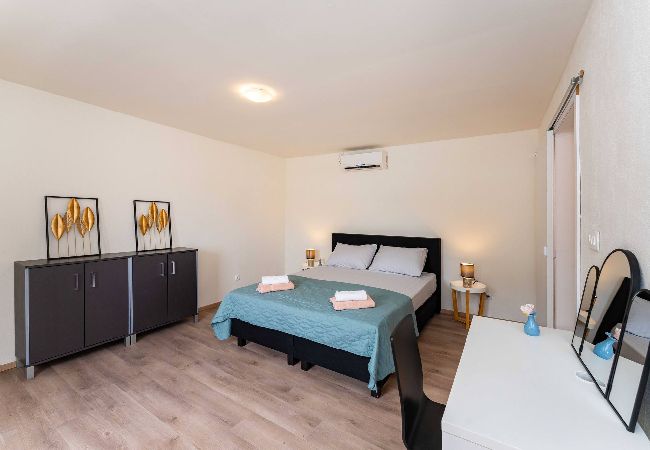 Ferienhaus in Zapužane - Holiday home Burgija Ferienhaus in Zapužane - Holiday home Burgija