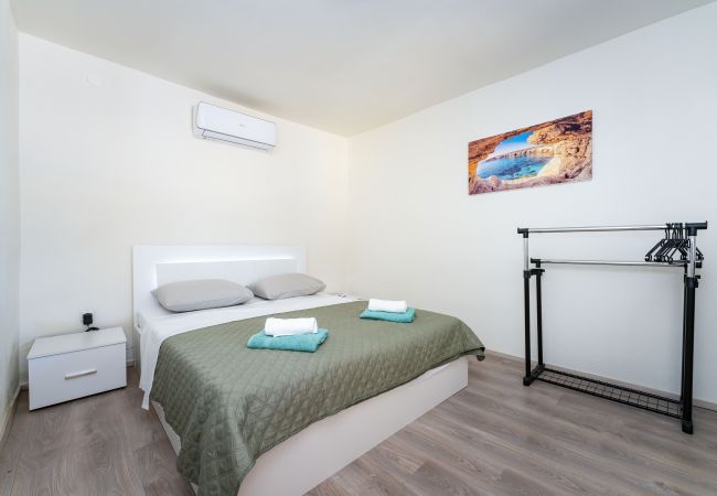 Ferienhaus in Zapužane - Holiday home Burgija Ferienhaus in Zapužane - Holiday home Burgija