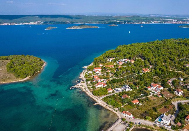 Ferienhaus in Barotul - Sea view Villa Tala Ferienhaus in Barotul - Sea view Villa Tala