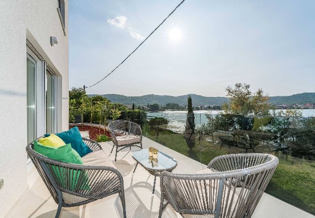 Ferienhaus in Barotul - Sea view Villa Tala Ferienhaus in Barotul - Sea view Villa Tala