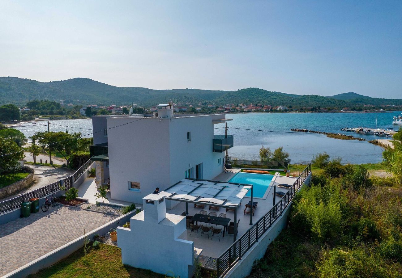 Ferienhaus in Barotul - Sea view Villa Tala