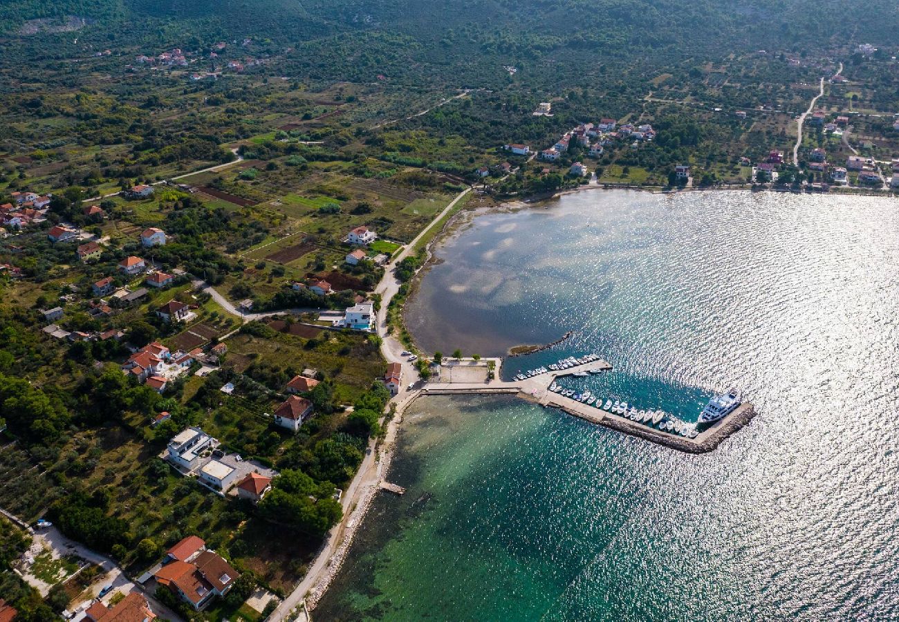 Ferienhaus in Barotul - Sea view Villa Tala