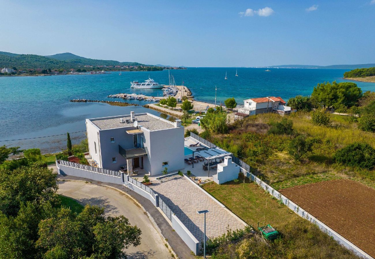 Ferienhaus in Barotul - Sea view Villa Tala