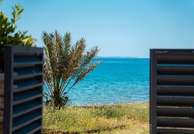 Ferienhaus in Košljun - Beach house Festini Ferienhaus in Košljun - Beach house Festini