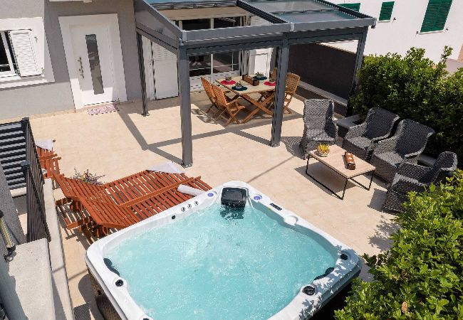Ferienhaus in Košljun - Beach house Festini Ferienhaus in Košljun - Beach house Festini