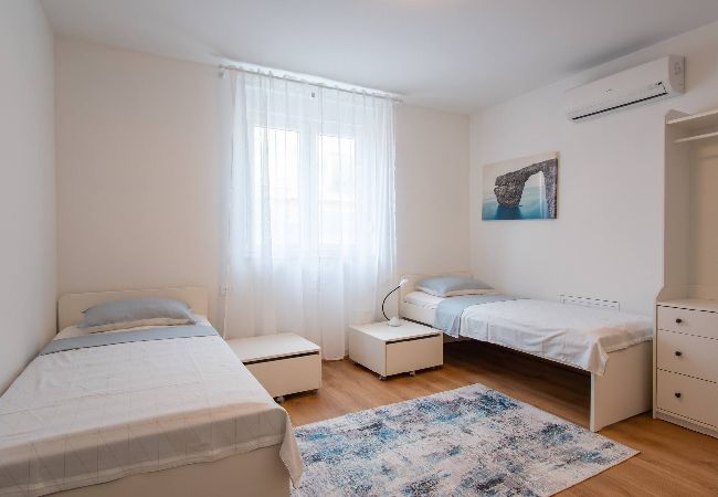 Ferienhaus in Košljun - Beach house Festini Ferienhaus in Košljun - Beach house Festini