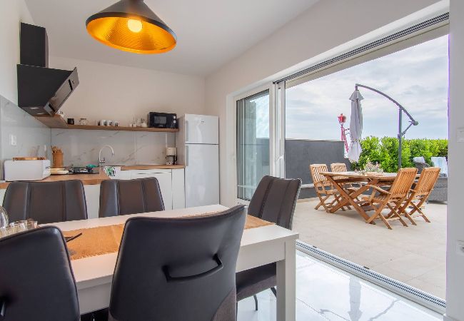 Ferienhaus in Košljun - Beach house Festini Ferienhaus in Košljun - Beach house Festini