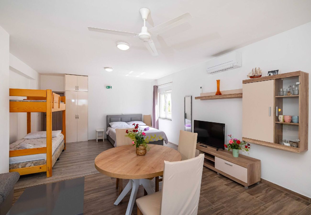 Ferienwohnung in Zadar - Studio apartment Blagdan