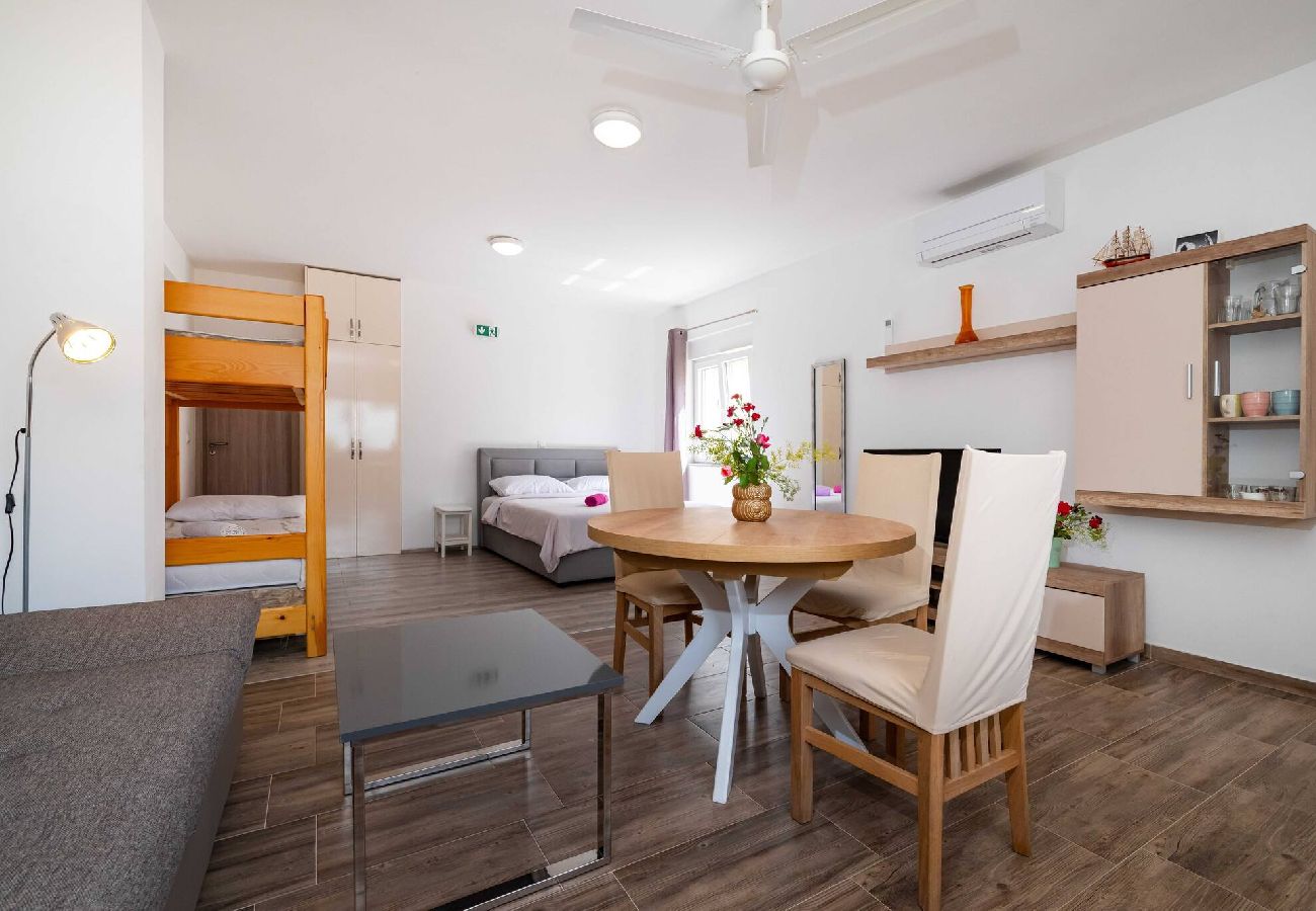 Ferienwohnung in Zadar - Studio apartment Blagdan