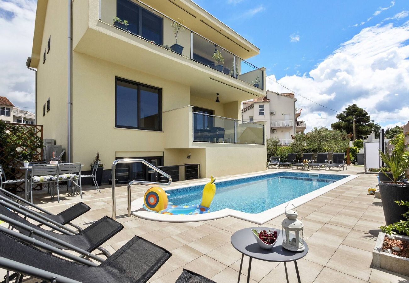 Ferienwohnung in Šibenik - Apartment Cvita with shared pool