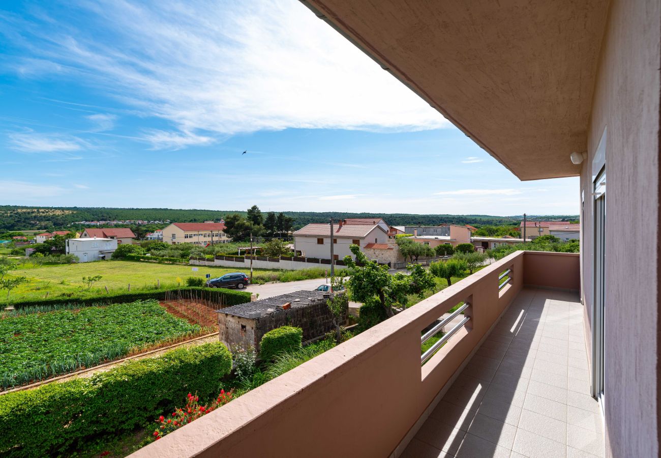 Ferienwohnung in Posedarje - Sea view apartment Nika