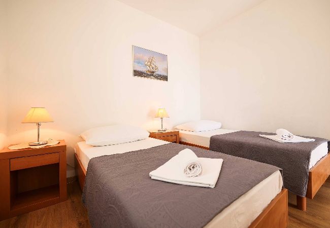 Ferienhaus in Maslenica - Holiday home Nekic Ferienhaus in Maslenica - Holiday home Nekic