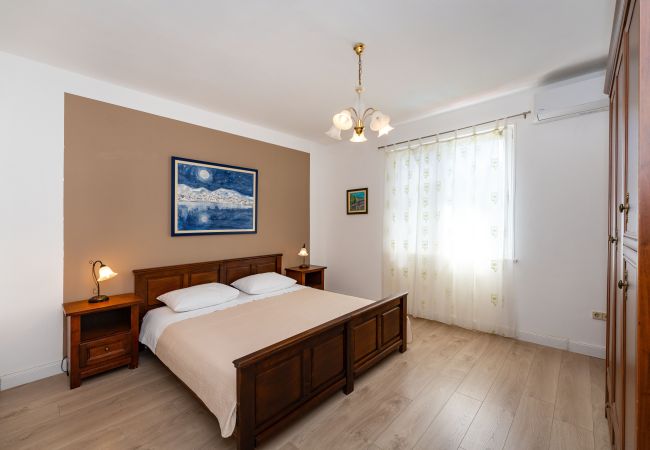 Ferienhaus in Peracko Blato - Villa Green Paradise Ferienhaus in Peracko Blato - Villa Green Paradise