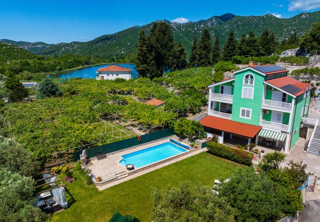 Ferienhaus in Peracko Blato - Villa Green Paradise Ferienhaus in Peracko Blato - Villa Green Paradise