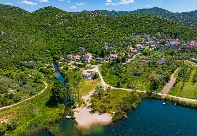 Ferienhaus in Peracko Blato - Villa Green Paradise Ferienhaus in Peracko Blato - Villa Green Paradise