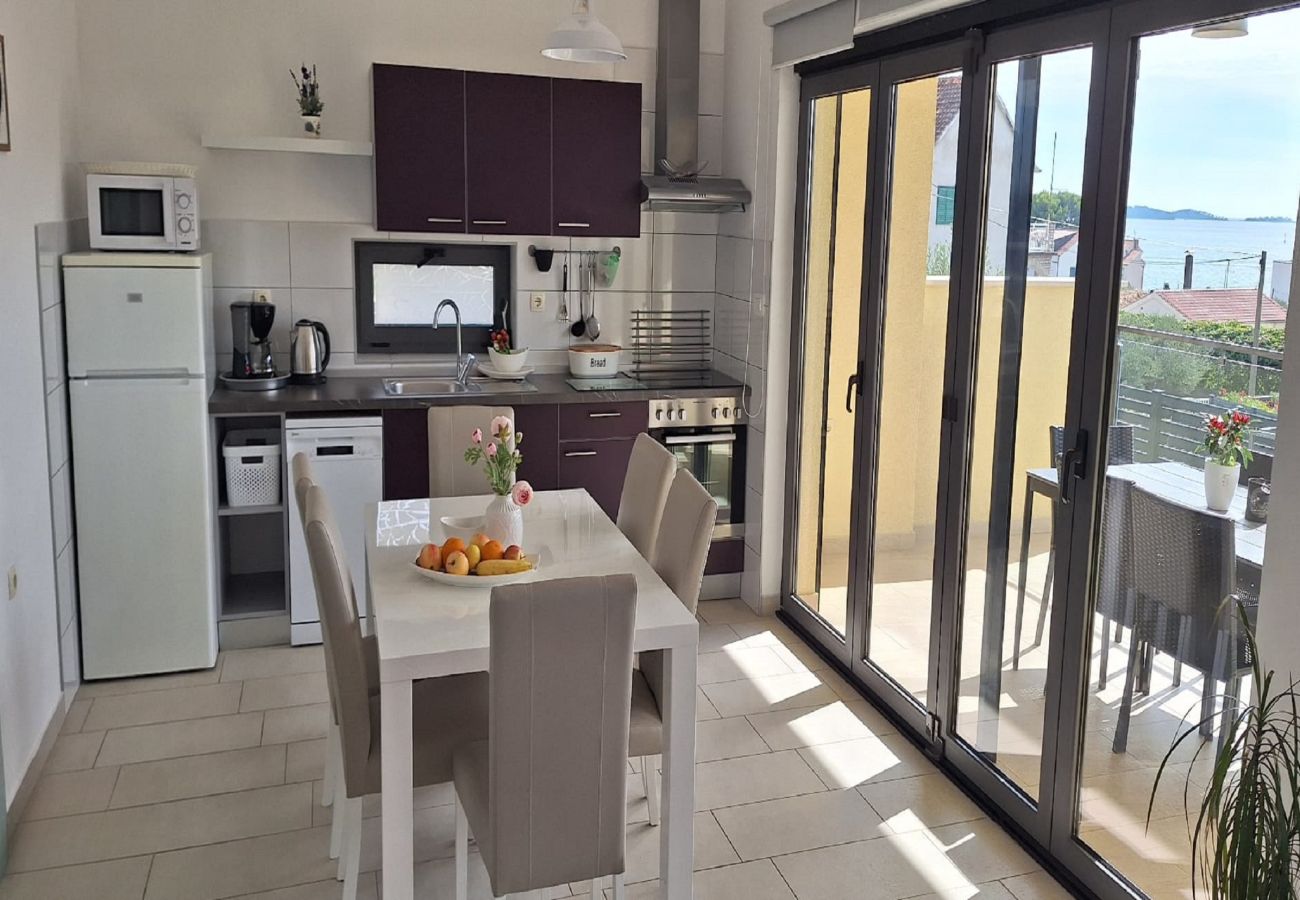 Ferienwohnung in Šibenik - Sea view apartment Roza