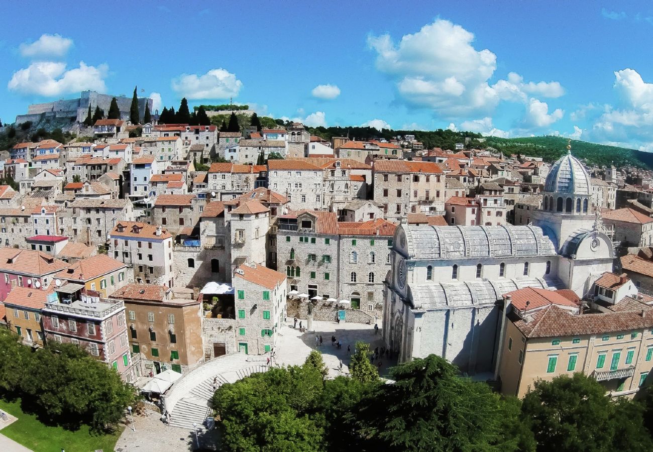 Ferienwohnung in Šibenik - Sea view apartment Roza