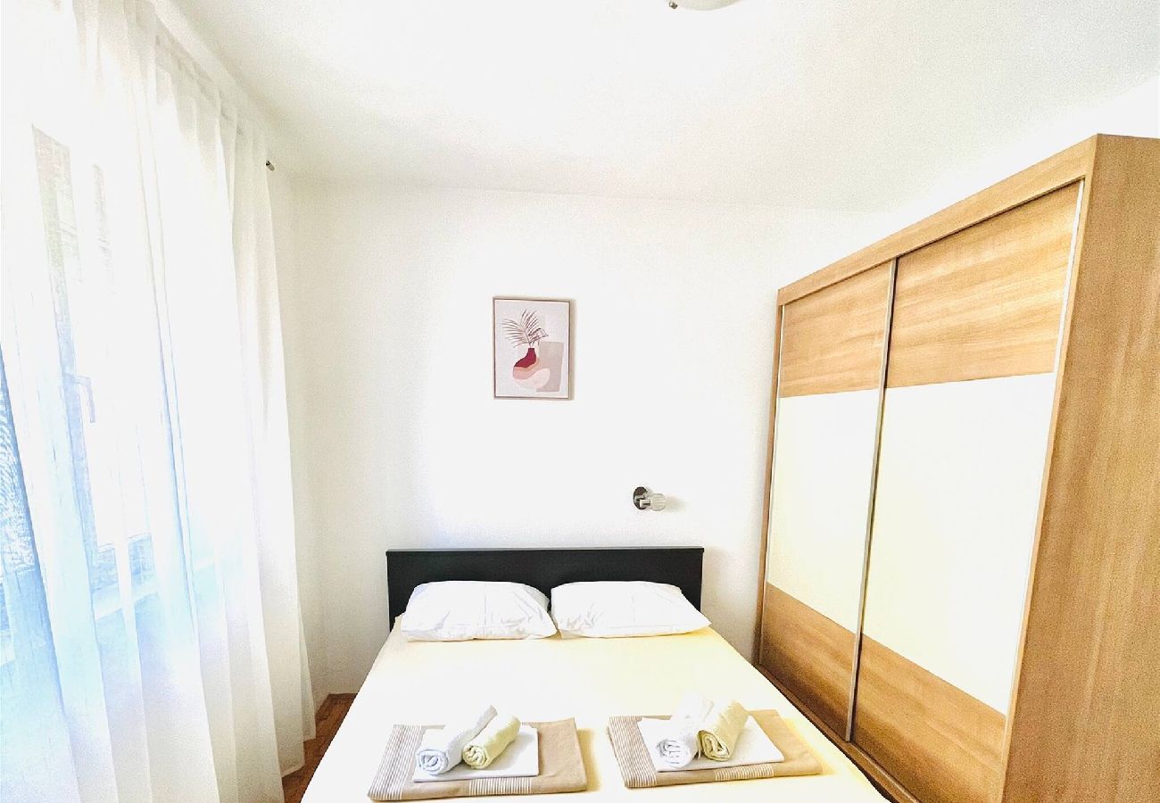 Ferienhaus in Maslenica - Holiday home Anatea