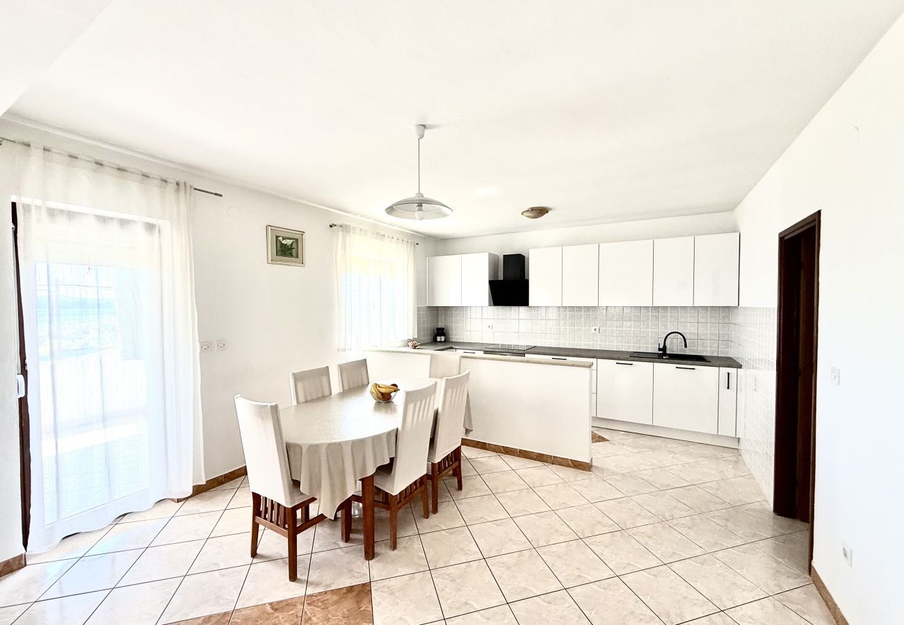 Ferienhaus in Maslenica - Holiday home Anatea