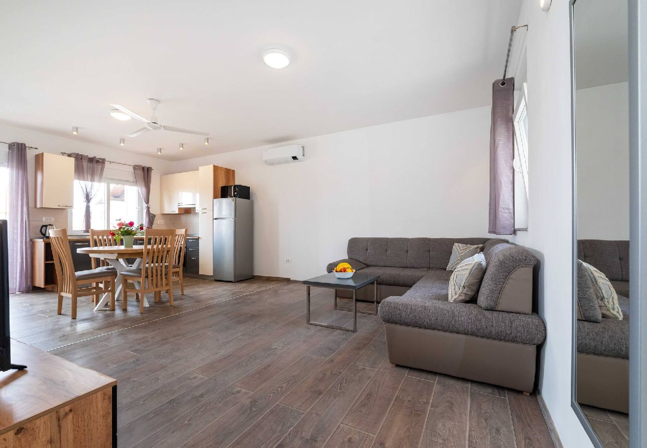 Ferienwohnung in Zadar - Apartment Blagdan 1