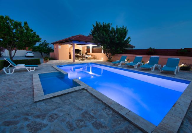 Ferienhaus in Visocane - Apartment Visocane with private pool Ferienhaus in Visocane - Apartment Visocane with private pool