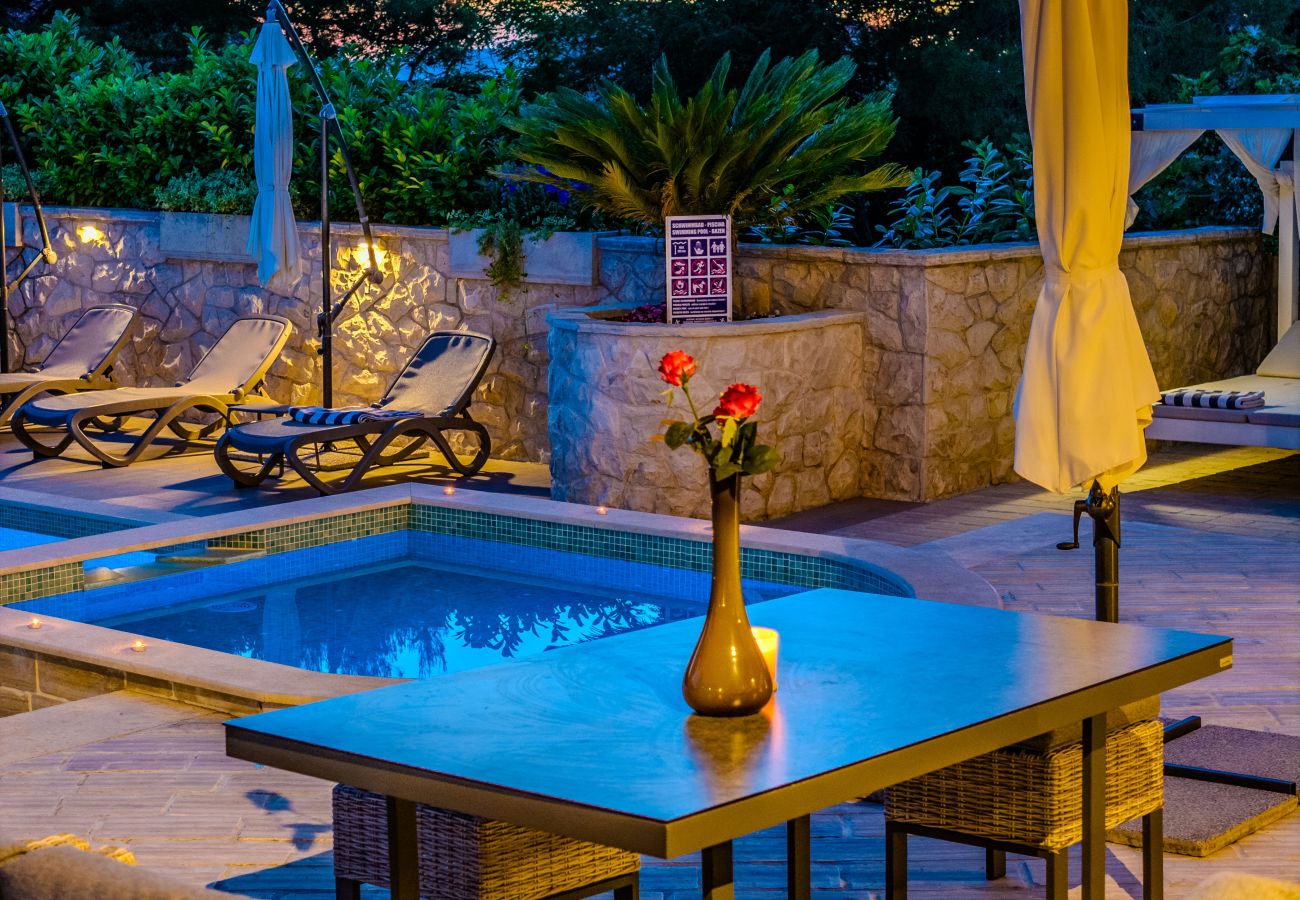 Ferienhaus in Sukošan - Authentic Villa Dumina