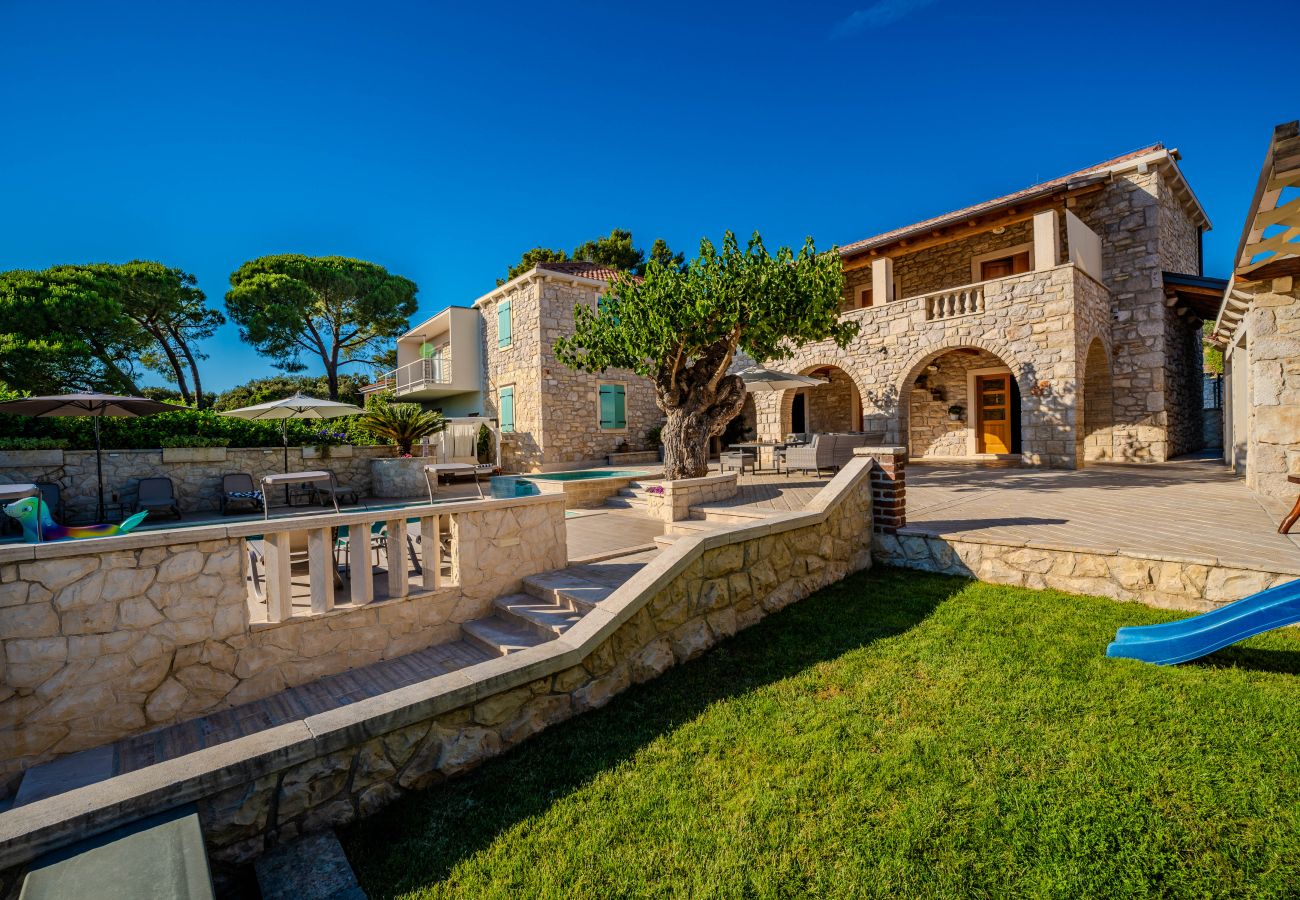 Ferienhaus in Sukošan - Authentic Villa Dumina