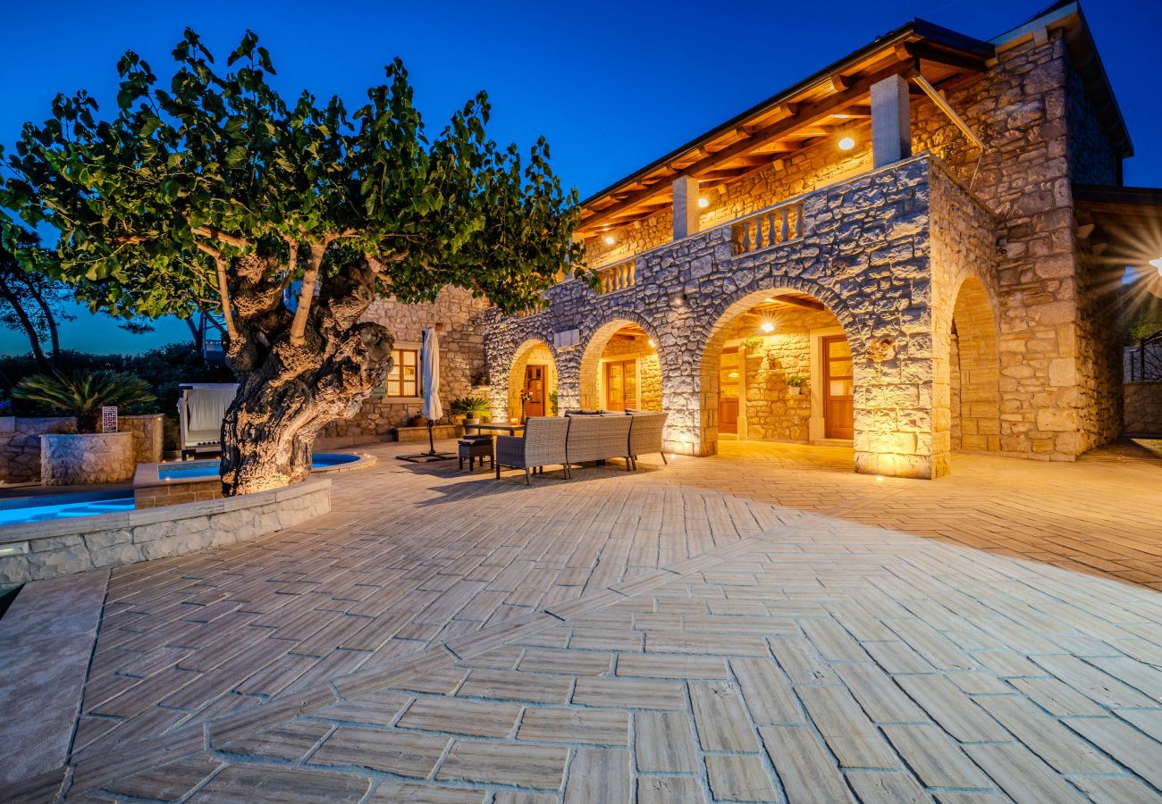 Ferienhaus in Sukošan - Authentic Villa Dumina