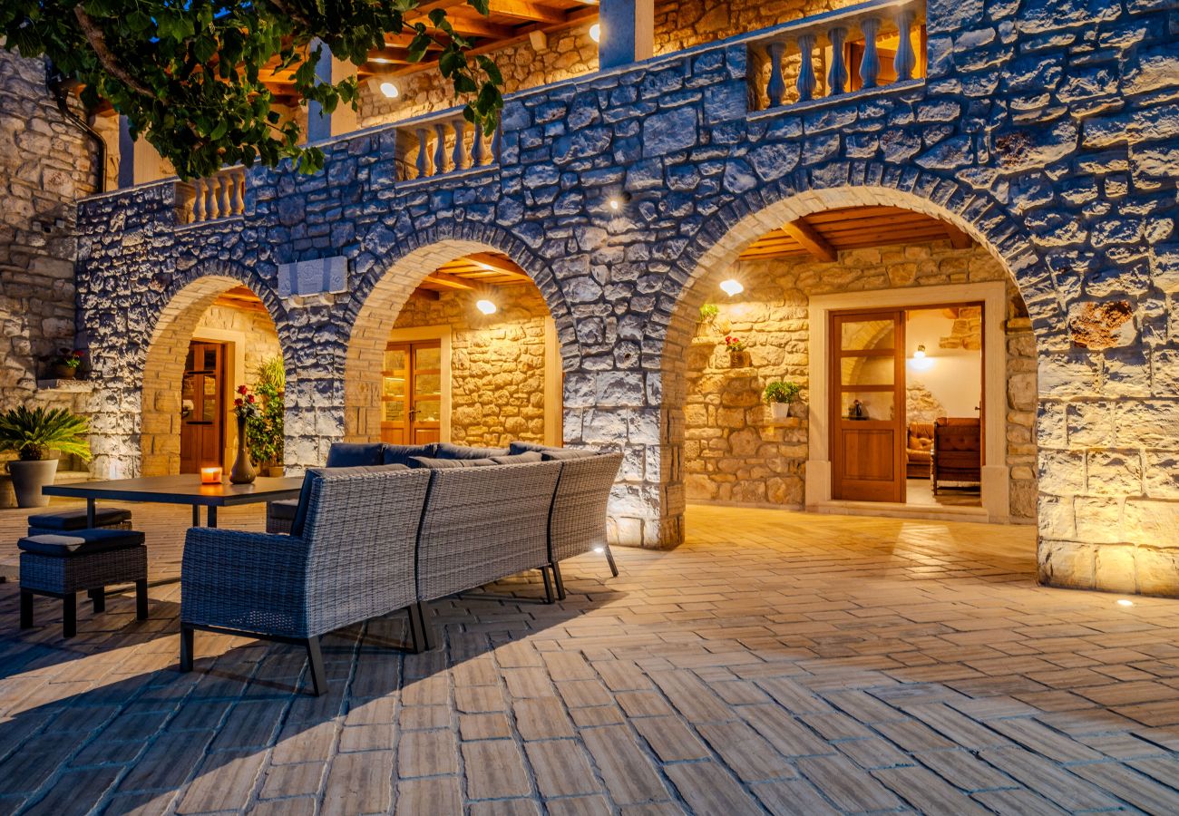 Ferienhaus in Sukošan - Authentic Villa Dumina