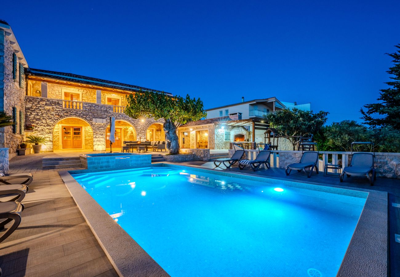 Ferienhaus in Sukošan - Authentic Villa Dumina