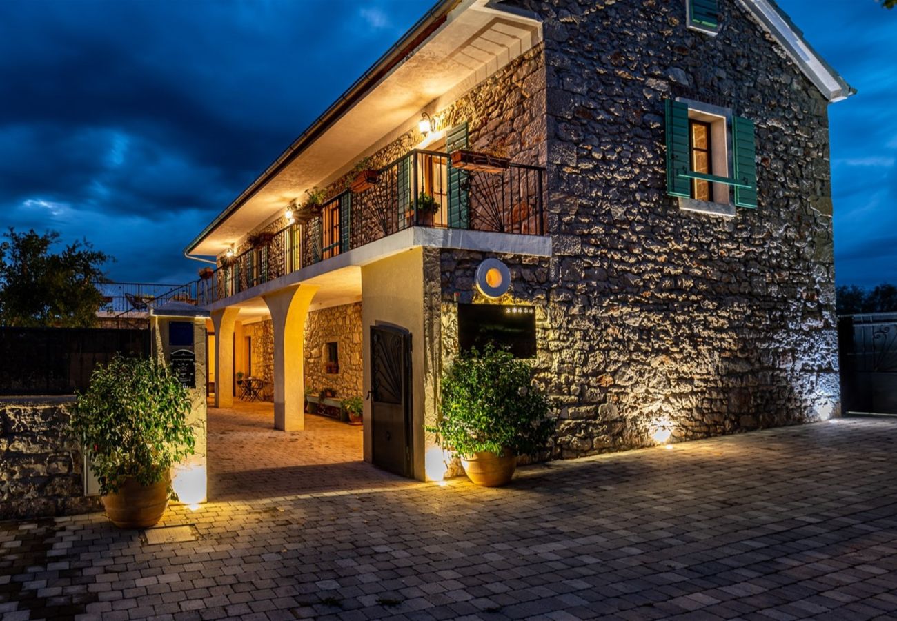 Villa in Gornje Raštane - Authentic Villa Kadulja