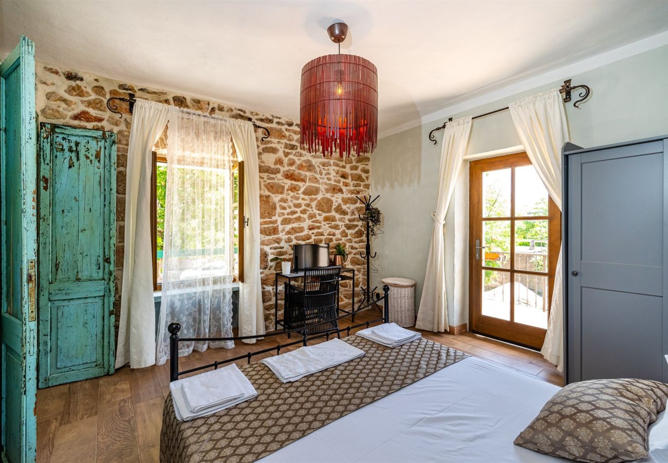 Villa in Gornje Raštane - Authentic Villa Kadulja