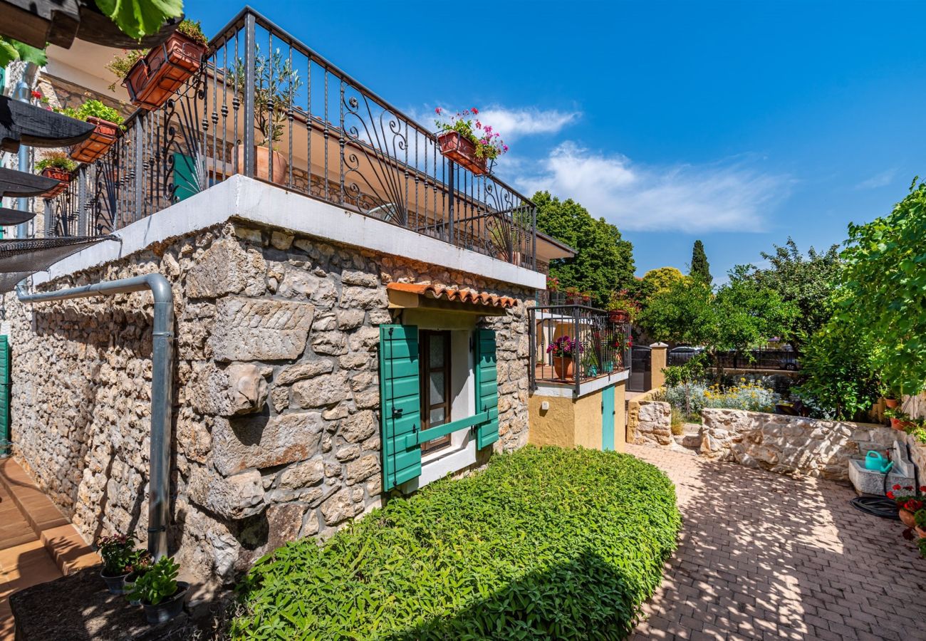 Villa in Gornje Raštane - Authentic Villa Kadulja