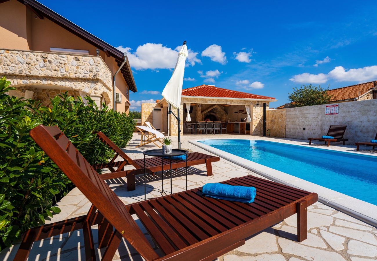 Ferienhaus in Vodice - Holiday home Briscola