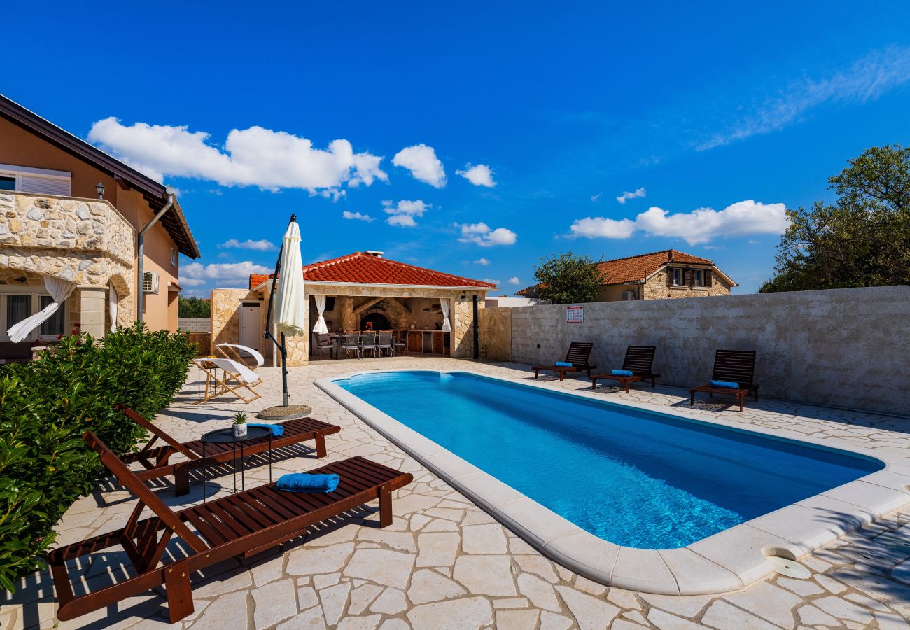 Ferienhaus in Vodice - Holiday home Briscola