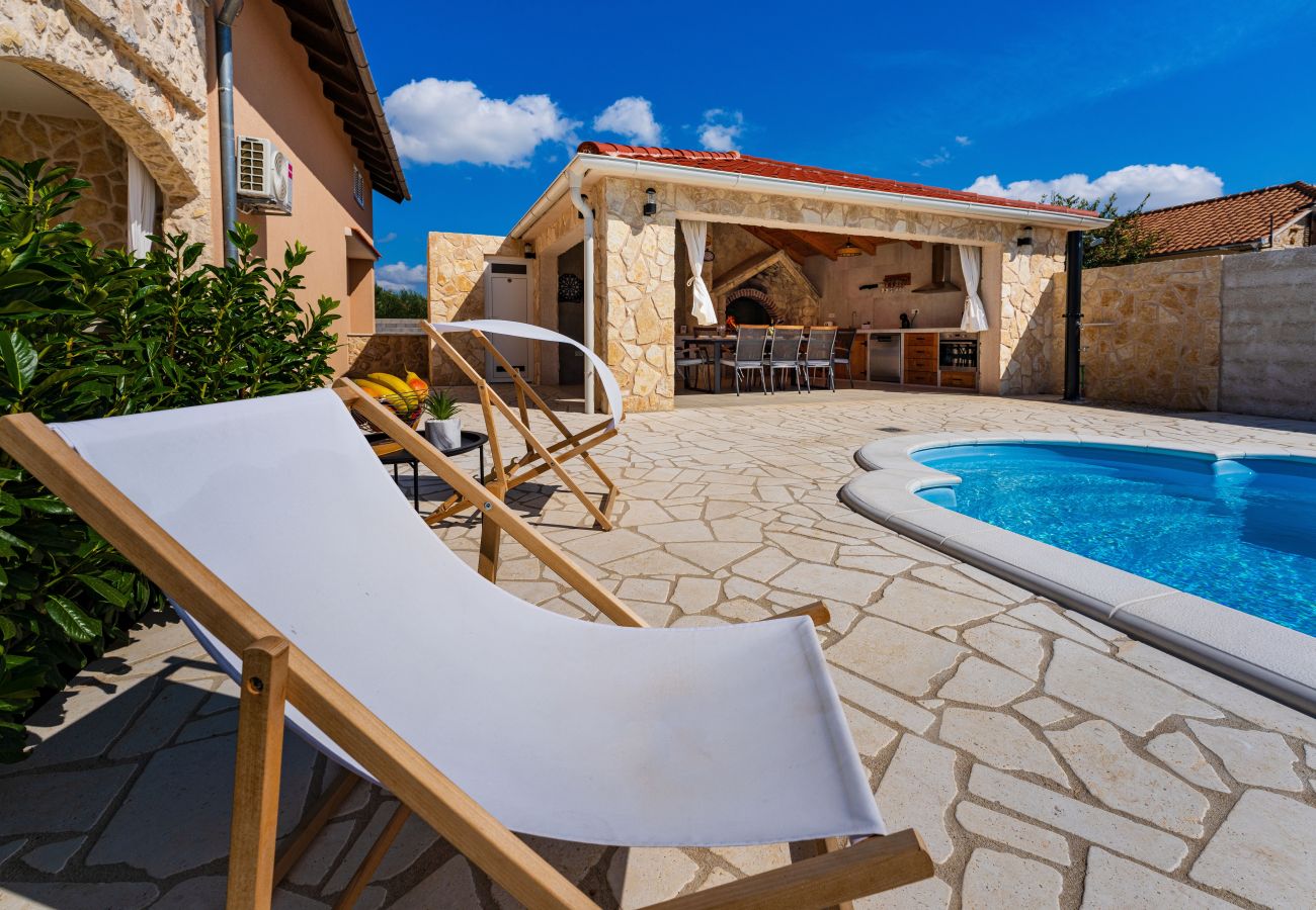 Ferienhaus in Vodice - Holiday home Briscola