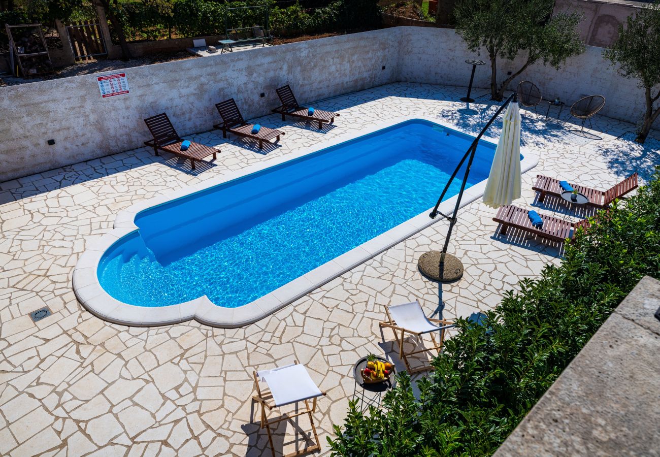 Ferienhaus in Vodice - Holiday home Briscola