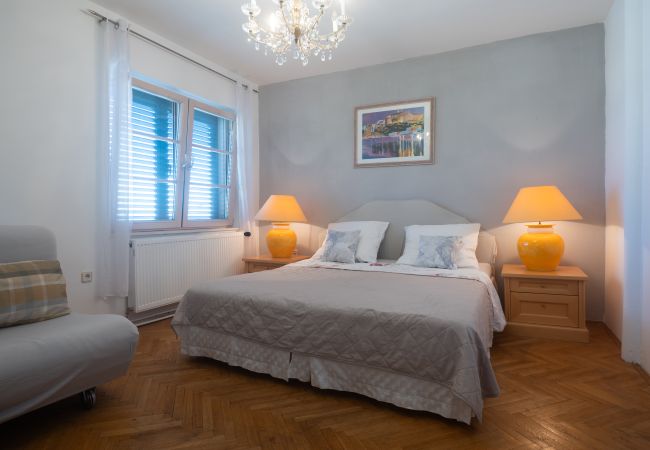 Ferienhaus in Dobropoljana - Holiday home Antonela Ferienhaus in Dobropoljana - Holiday home Antonela