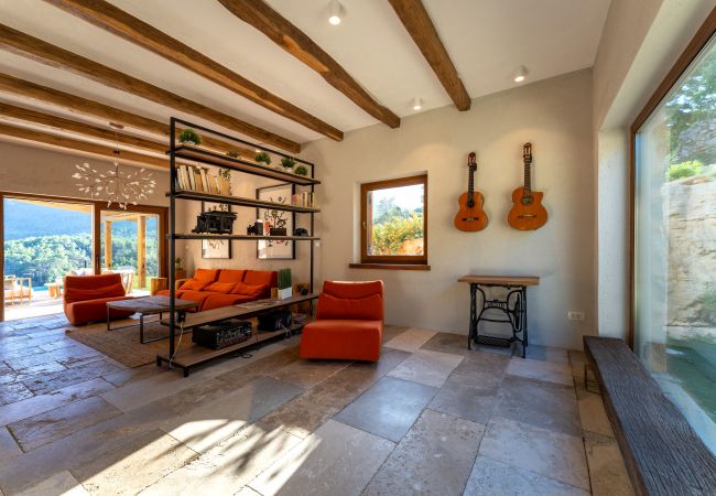 Ferienhaus in Svirce - Authentic Villa Fisola Ferienhaus in Svirce - Authentic Villa Fisola