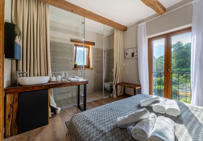 Ferienhaus in Svirce - Authentic Villa Fisola Ferienhaus in Svirce - Authentic Villa Fisola