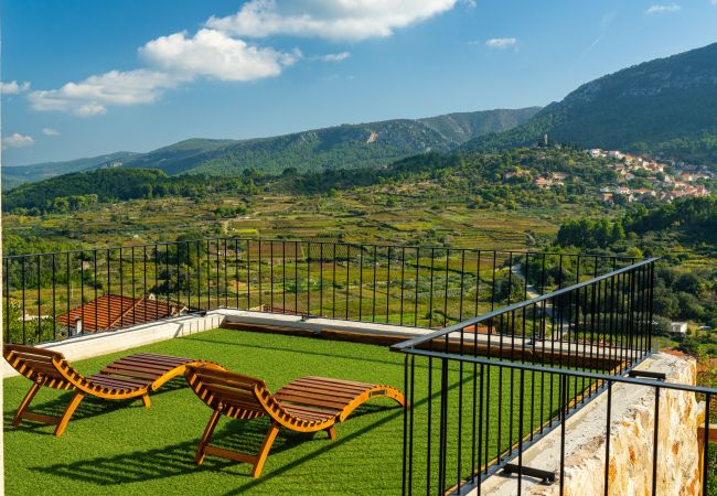 Ferienhaus in Svirce - Authentic Villa Fisola Ferienhaus in Svirce - Authentic Villa Fisola