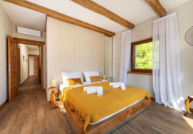 Ferienhaus in Svirce - Authentic Villa Fisola Ferienhaus in Svirce - Authentic Villa Fisola