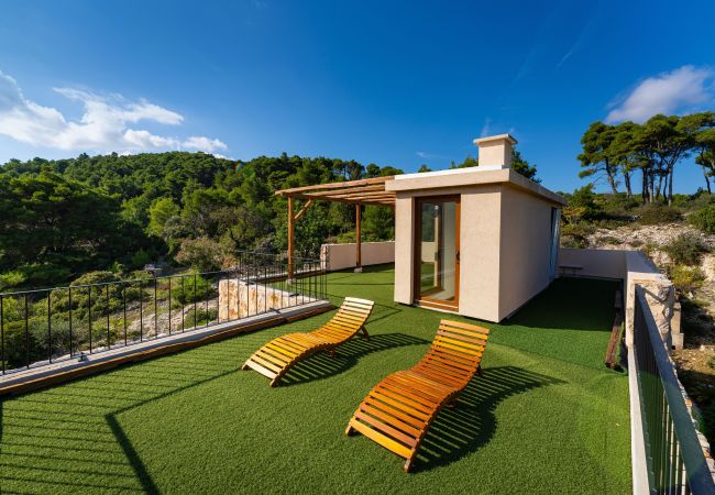 Ferienhaus in Svirce - Authentic Villa Fisola Ferienhaus in Svirce - Authentic Villa Fisola