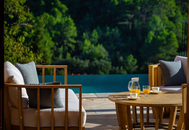 Ferienhaus in Svirce - Authentic Villa Fisola Ferienhaus in Svirce - Authentic Villa Fisola