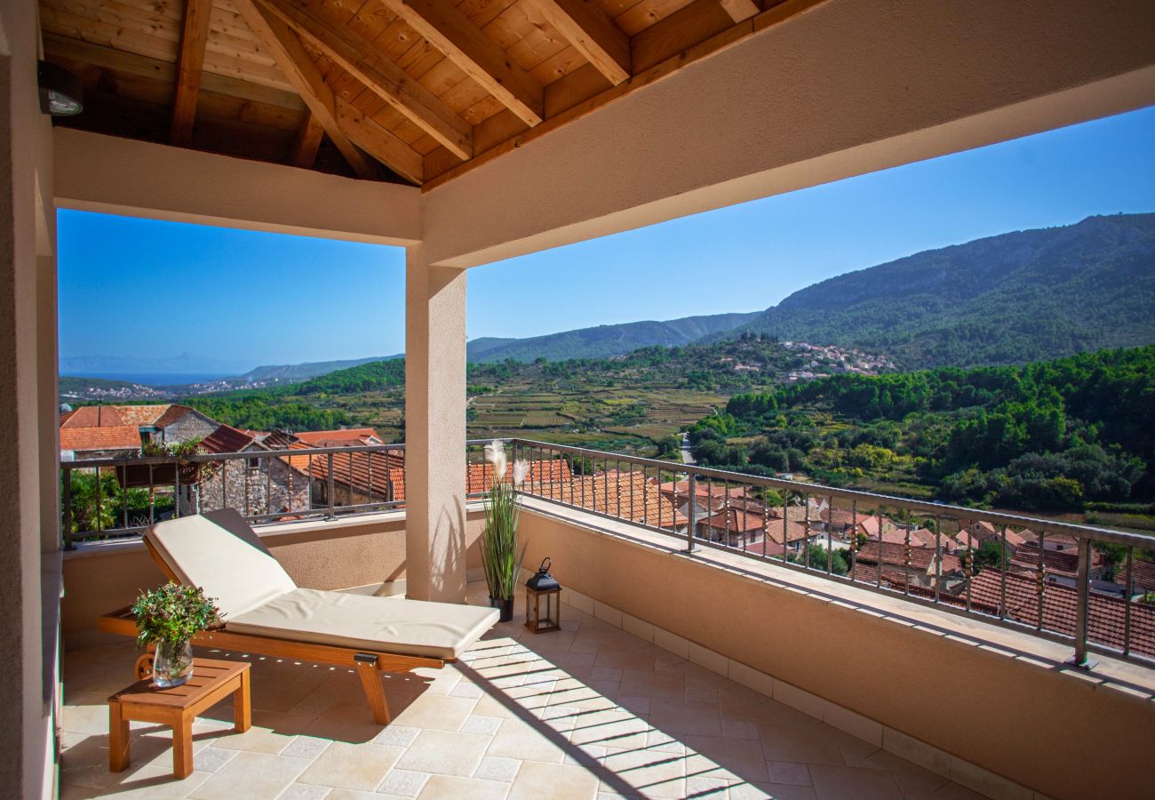 Ferienhaus in Svirce - Sea view Villa Amaria