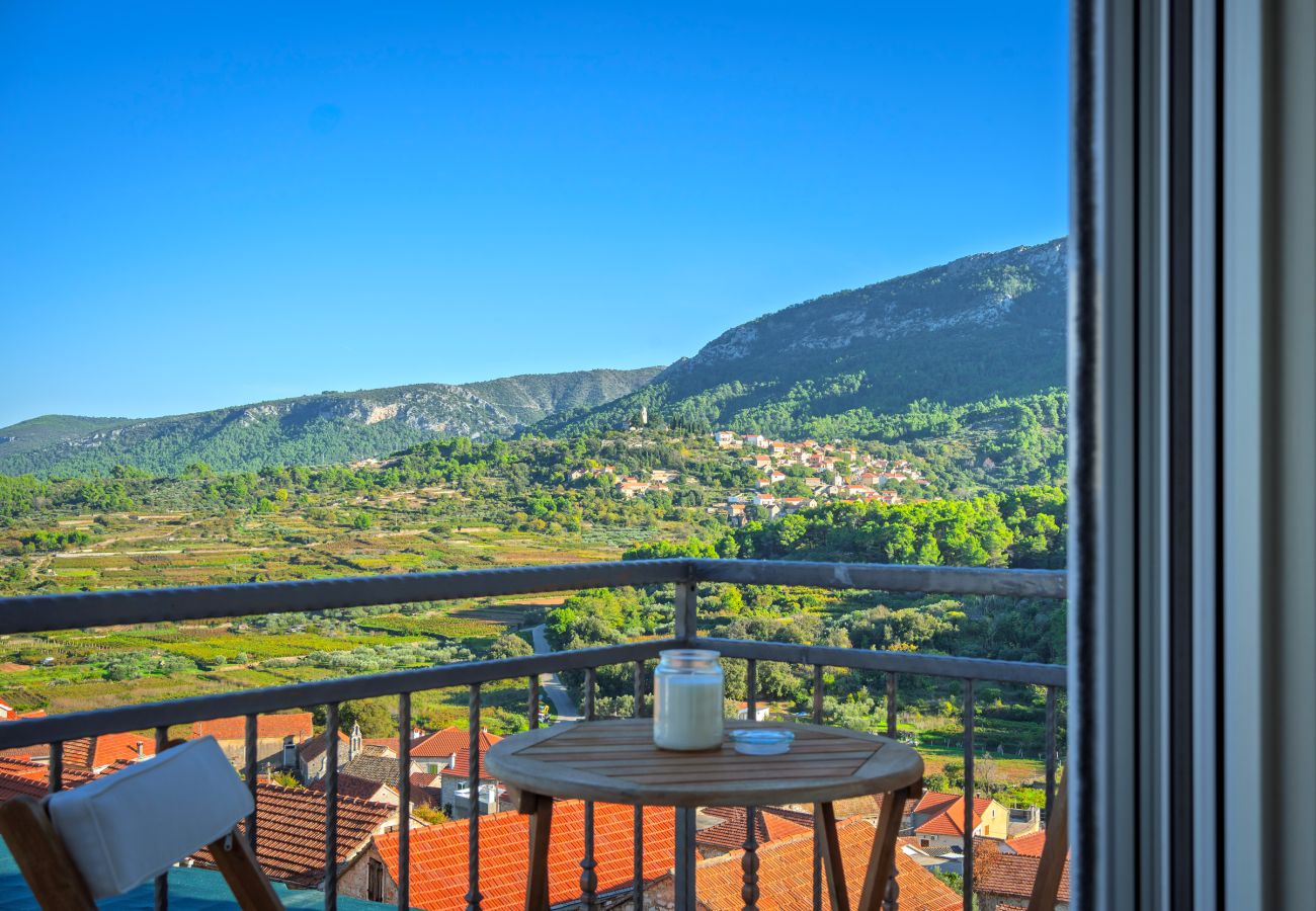 Ferienhaus in Svirce - Sea view Villa Amaria